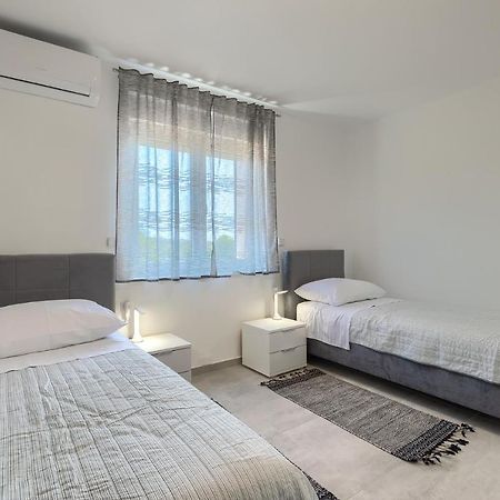 Apartments Medulin 2217 Экстерьер фото