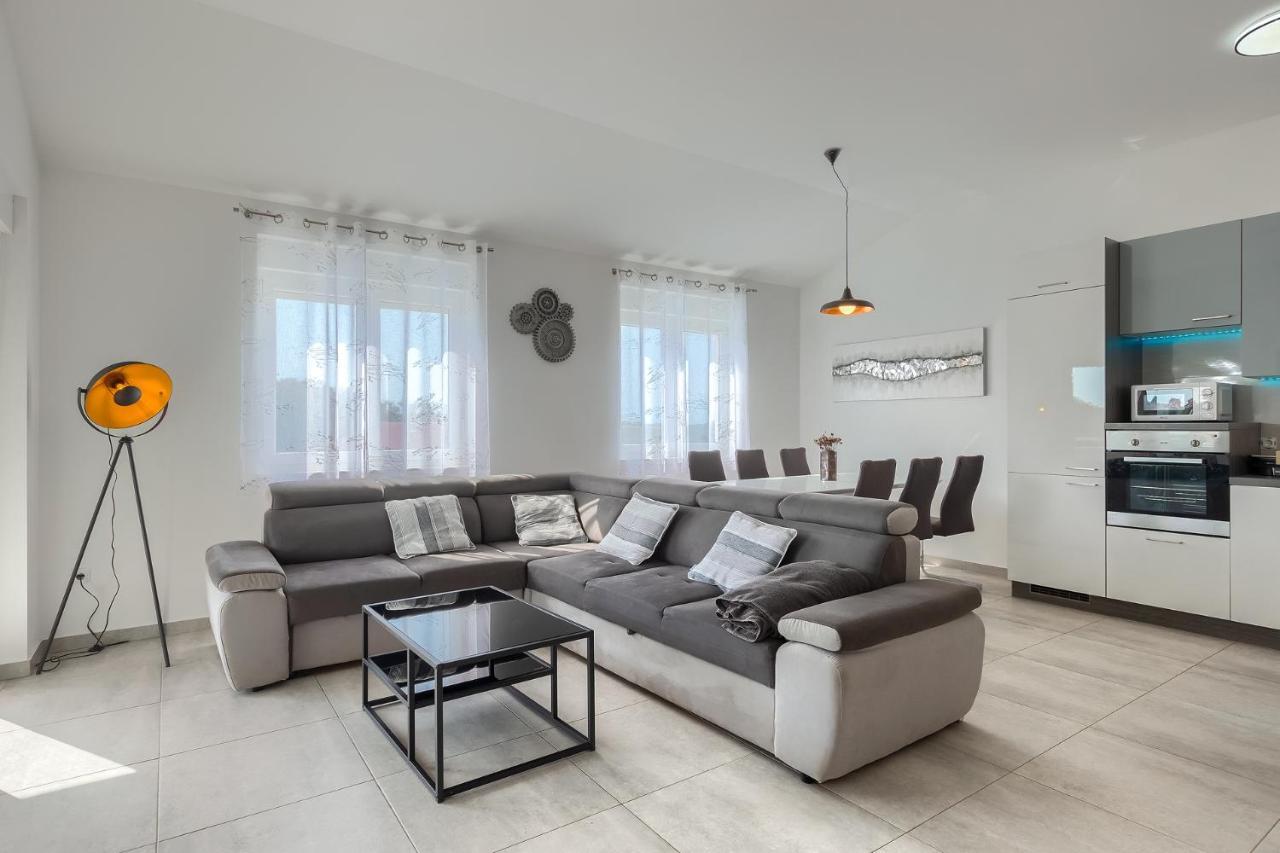 Apartments Medulin 2217 Экстерьер фото