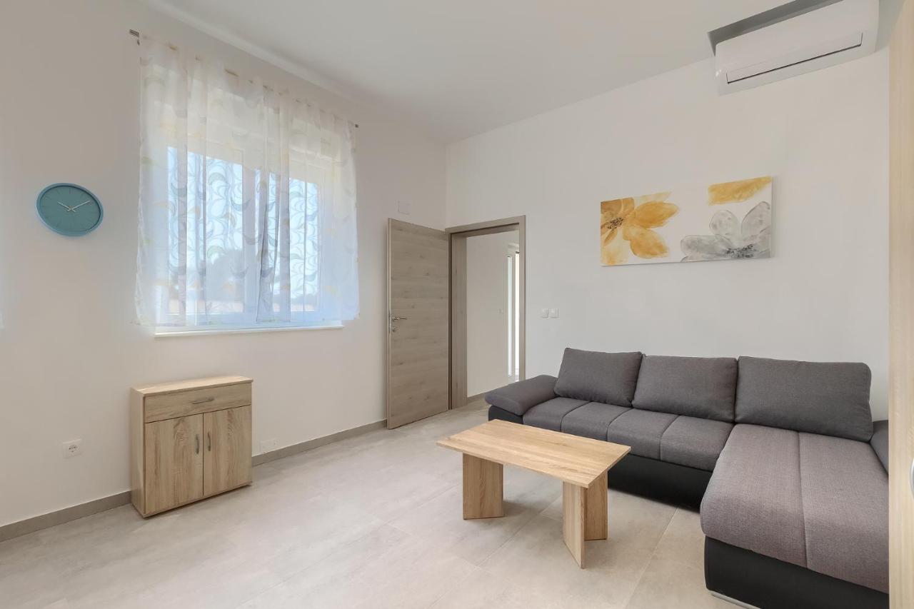 Apartments Medulin 2217 Экстерьер фото