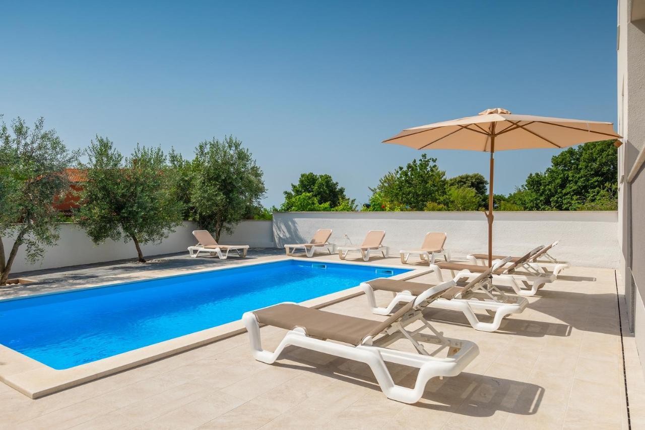 Apartments Medulin 2217 Экстерьер фото