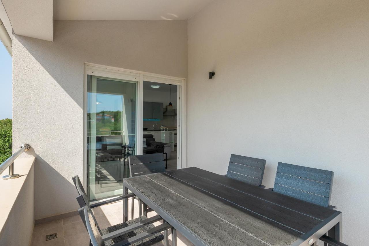 Apartments Medulin 2217 Экстерьер фото