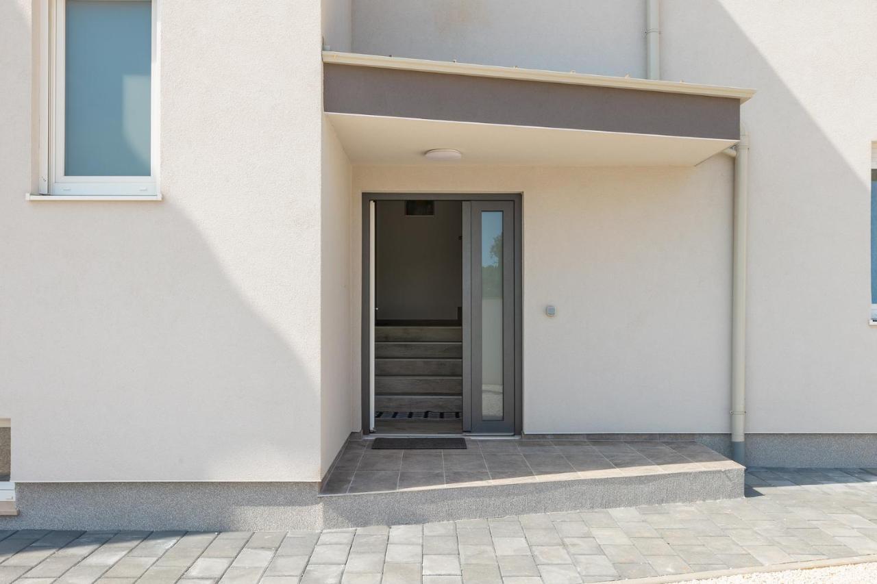 Apartments Medulin 2217 Экстерьер фото