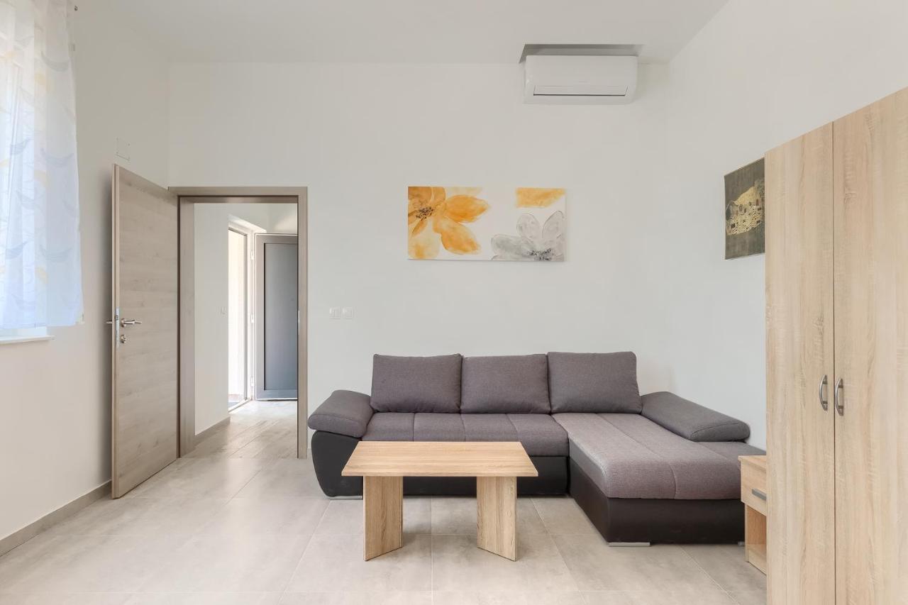 Apartments Medulin 2217 Экстерьер фото