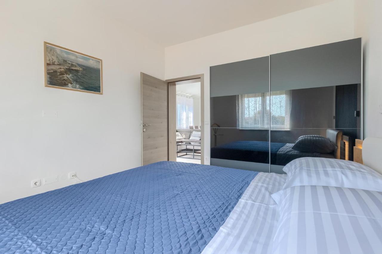 Apartments Medulin 2217 Экстерьер фото